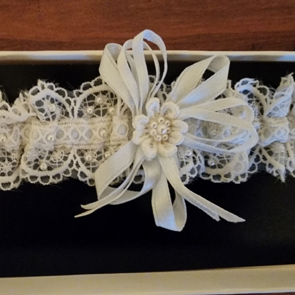 Bridal Garter - Picture 4 of 4